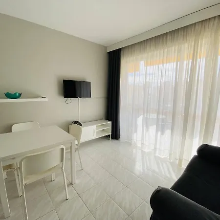 Jazmines Hotell 3*